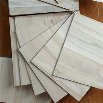 ما هي خصائص تشطيب سطح لوح خشب الباولونيا بسمك 6 مم؟